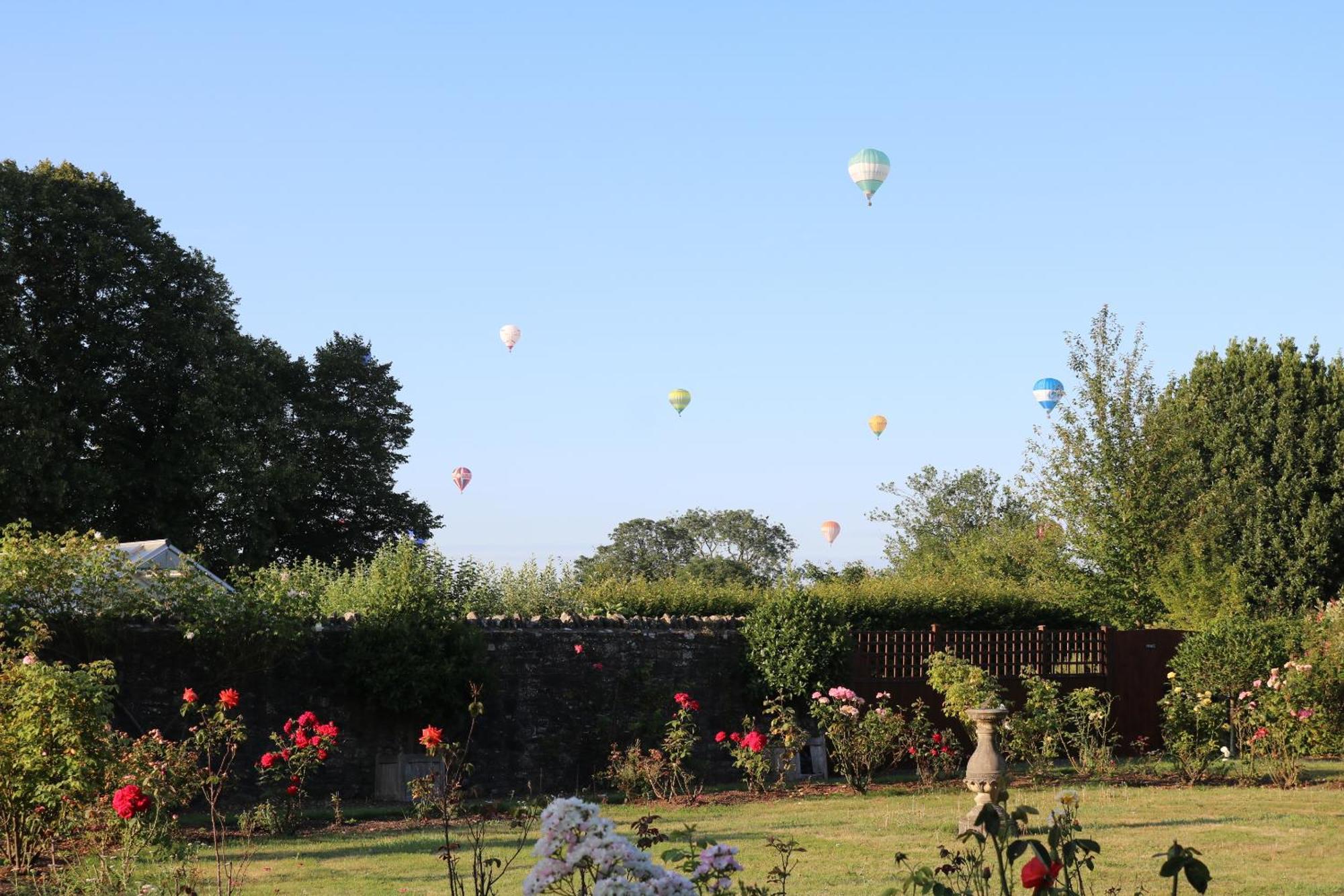 Old Church Farm Hotel Rudgeway Buitenkant foto